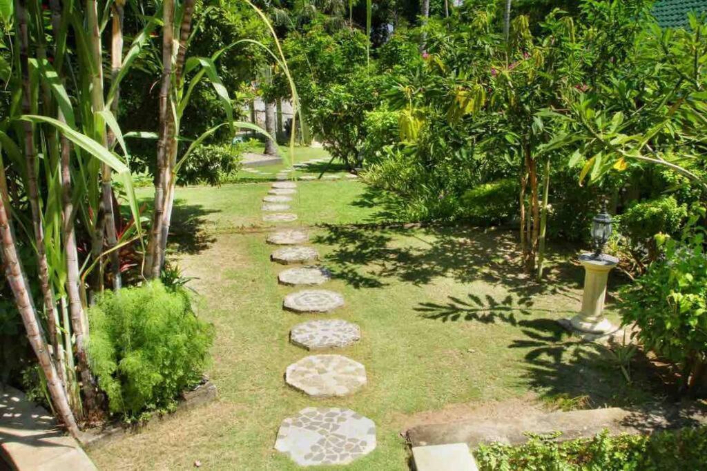 Villa Serene & Spa Mangsit Exterior photo